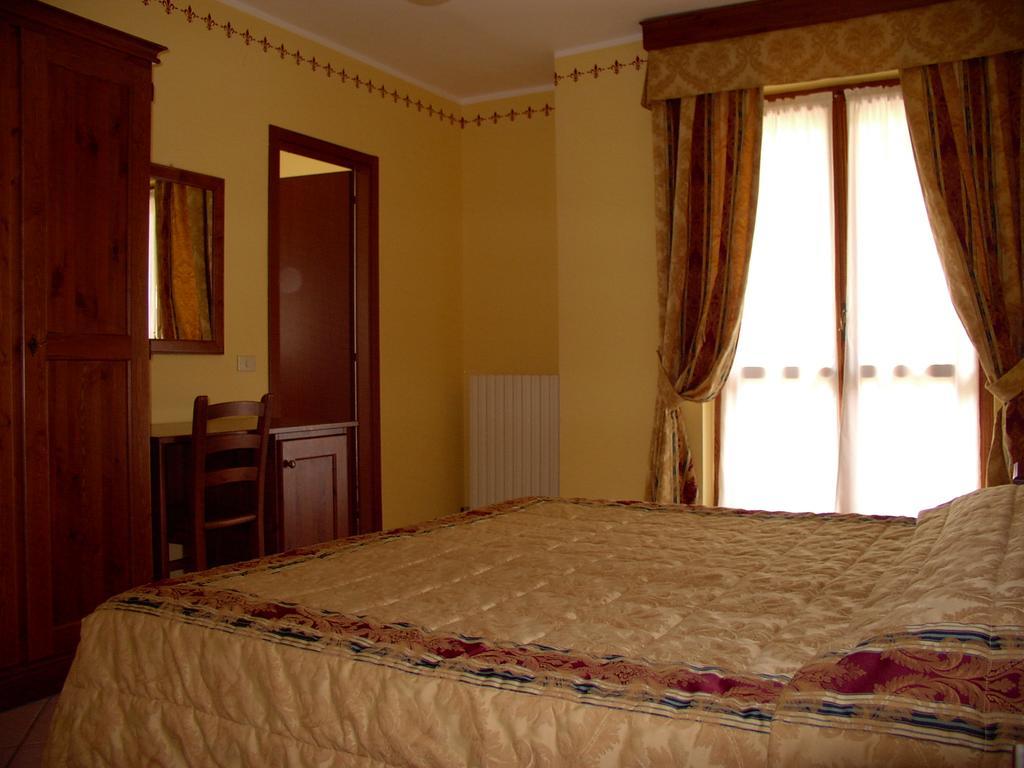 Hotel Londra Acceglio Rum bild